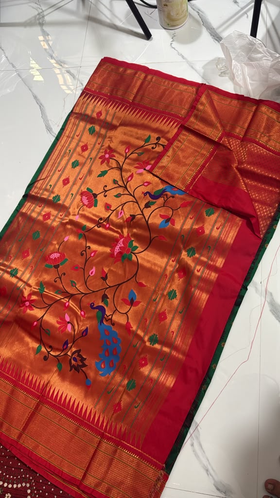 Kalanjali  Paithani Contrast — gallery