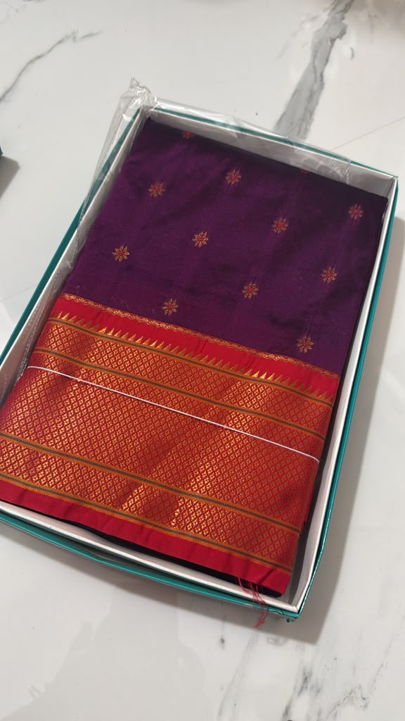 Kalanjali  Paithani Contrast — gallery